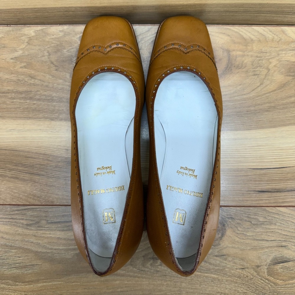 Bruno Magli Vintage 90s Brogue Pumps EU 37.5 Cognac Square Toe Old Money - Picture 8 of 11